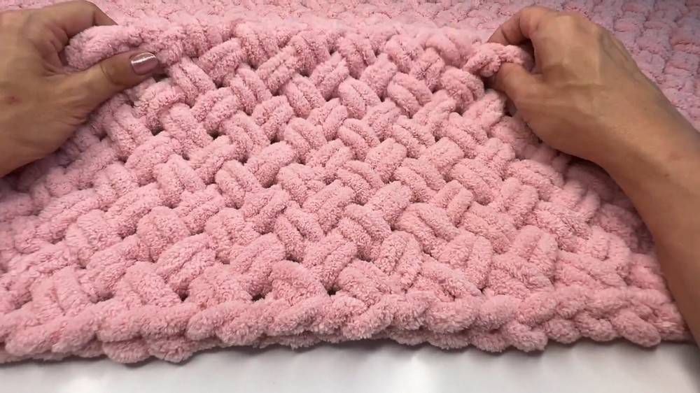 18 Finger Knit Baby Blanket Patterns Image