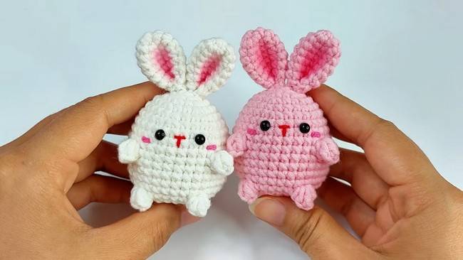 30 Crochet Easter Keychain Patterns Image