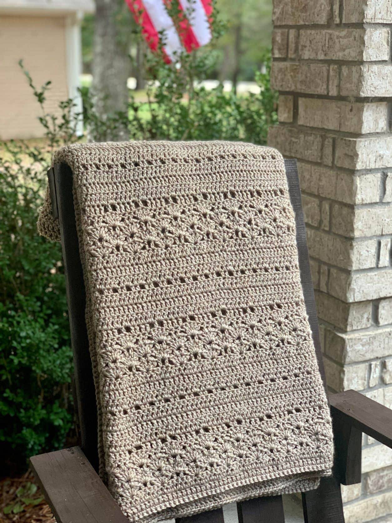 33 Two Tone Crochet Blanket Patterns Image