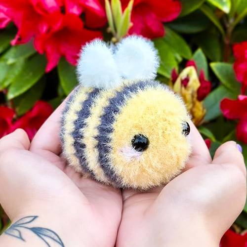 33 Crochet Bee Applique Patterns Image