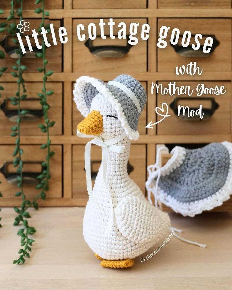 Amigurumi Little Cottage Goose with Mother Goose Mod