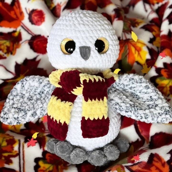 Amigurumi Owl with House Scarf Crochet Project