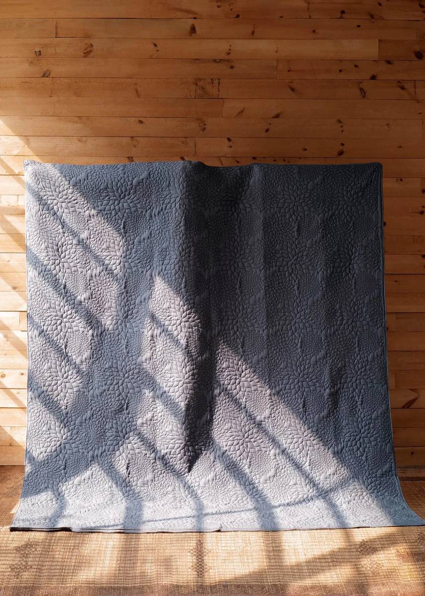12 Minimalist Quilt Patterns Image