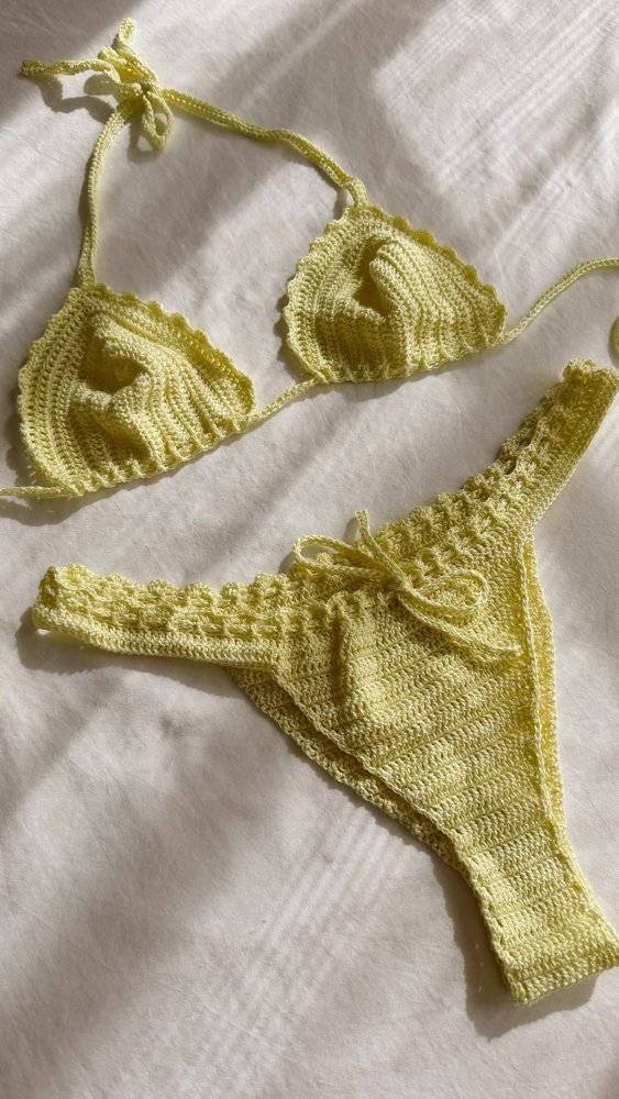 Chic Scalloped-Edge Crochet Bikini Set