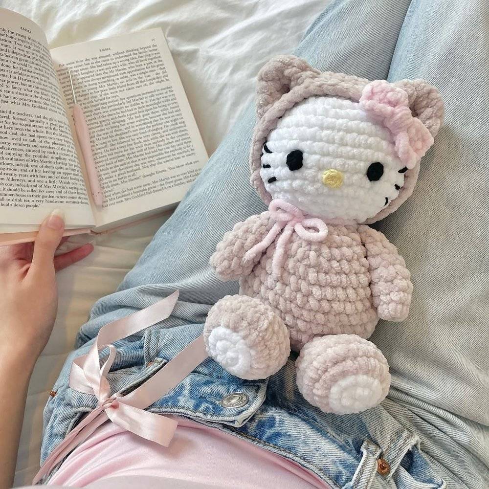 Chunky Hello Kitty Crochet Plushie