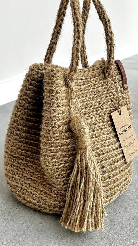 Chunky Jute Crochet Tote Bag with Tassel Detail