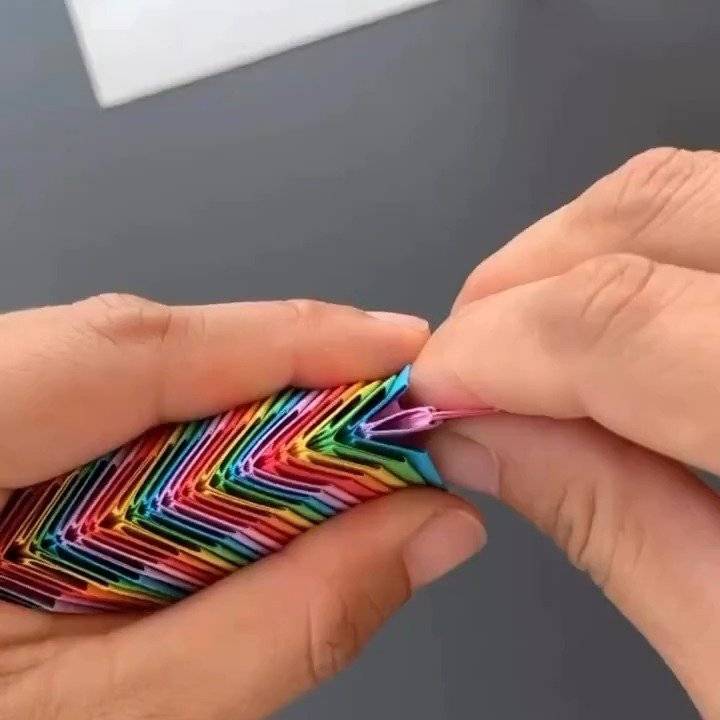 Colorful Origami Rainbow Chain Craft