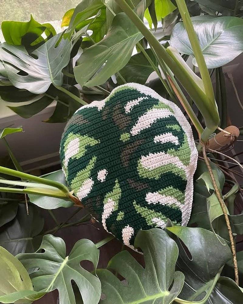 Crochet Monstera Leaf Pillow Project