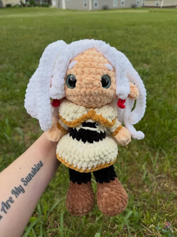 Frieren-Inspired Amigurumi Doll Crochet Project