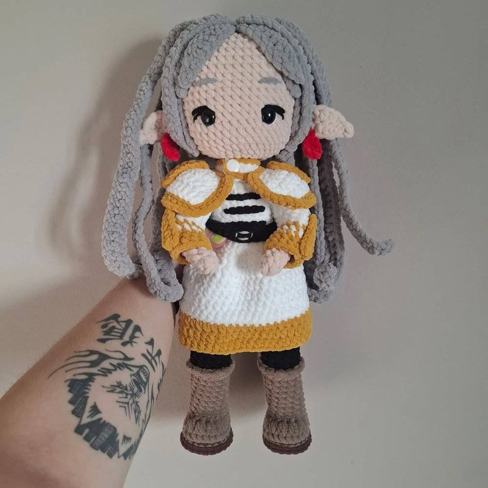 Frieren Anime Character Amigurumi Crochet Doll