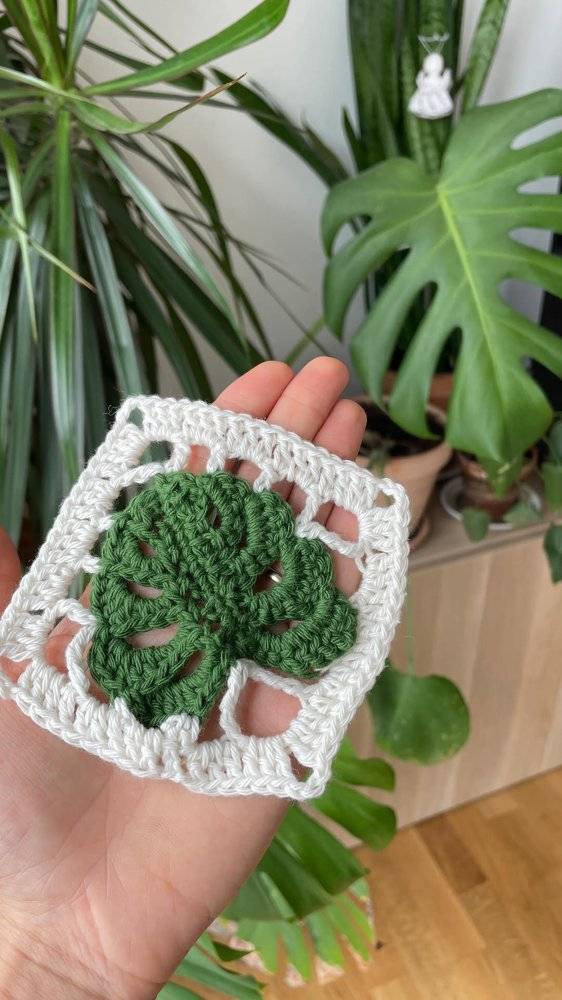 Green Monstera Leaf Crochet Square
