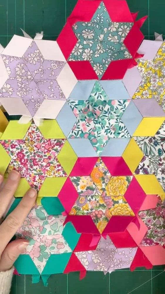 Hexagon Star English Paper Piecing Quilt