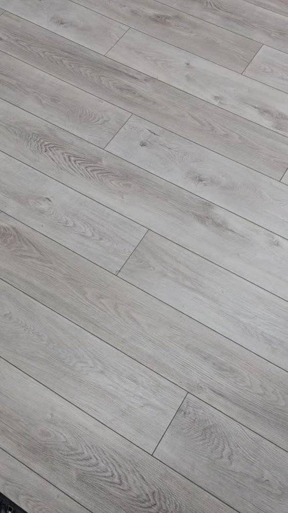 Modern Grey Wood-Effect Flooring