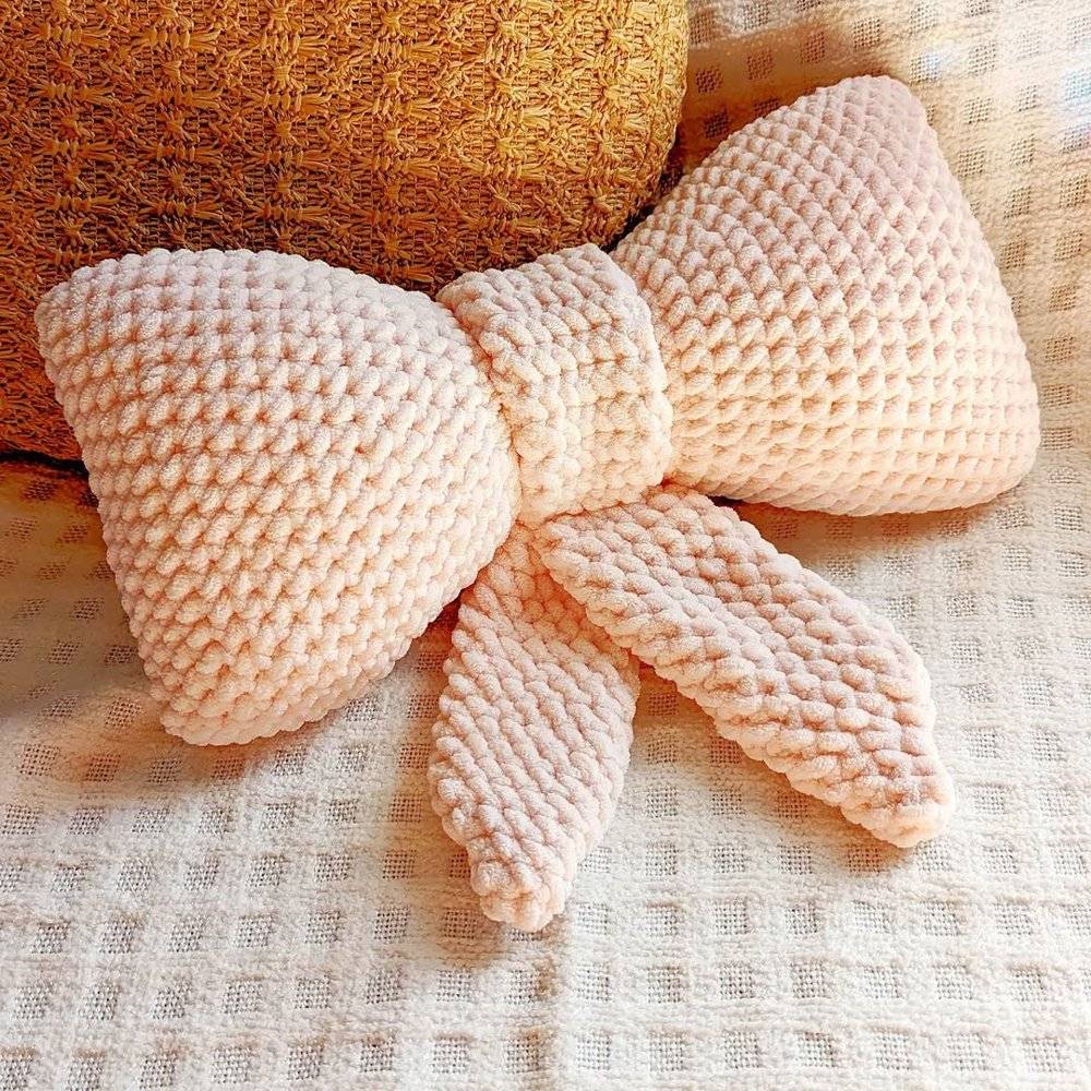 21 Crochet Pillow Patterns Plush Bow Crochet Pillow Pattern