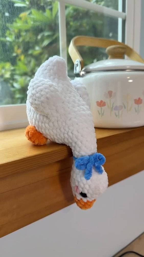 Plush Crochet Goose Amigurumi