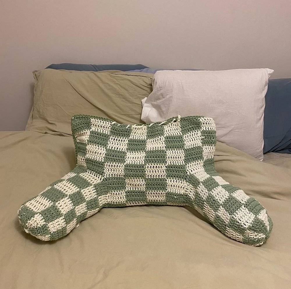 21 Crochet Pillow Patterns Sage Green and Cream Checkerboard Reading Pillow