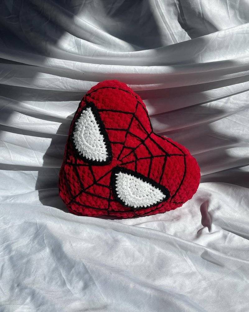 21 Crochet Pillow Patterns Spider-Man Inspired Crochet Pillow