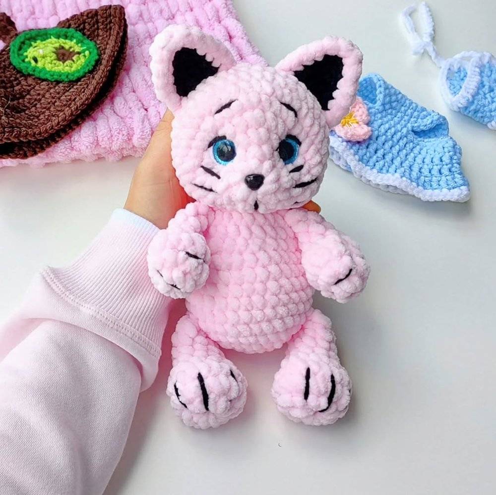 Sweet Amigurumi Cat Crochet Pattern