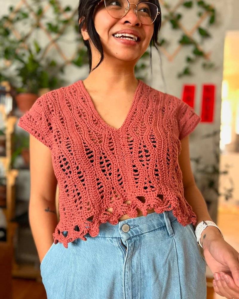 Textured V-Neck Cropped Crochet Top