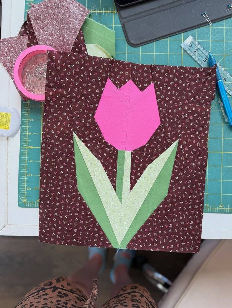Tulip Paper Pieced Quilt Block Craft