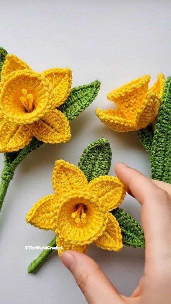 Vibrant Crochet Daffodil Flowers