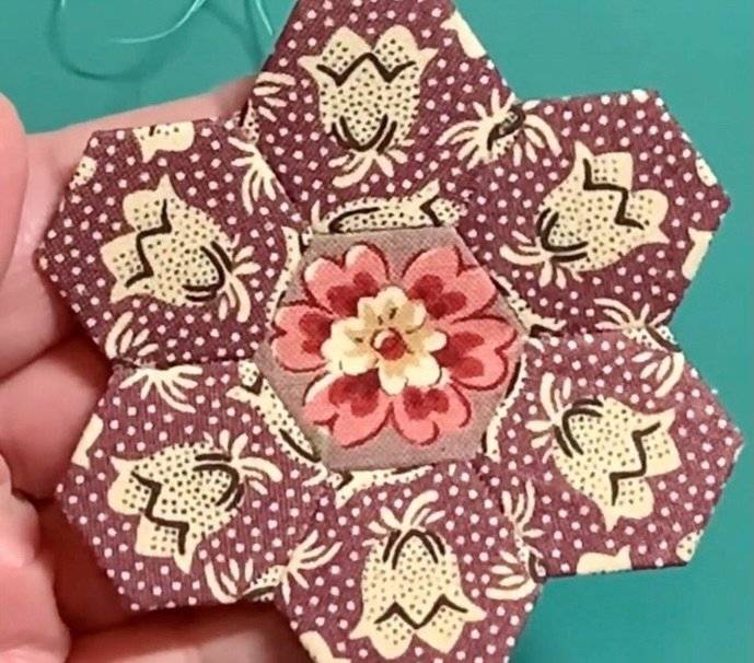 Vintage-Inspired Hexagon Paper Piecing Starburst
