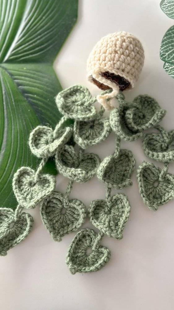Crochet Heart Leaf Garland