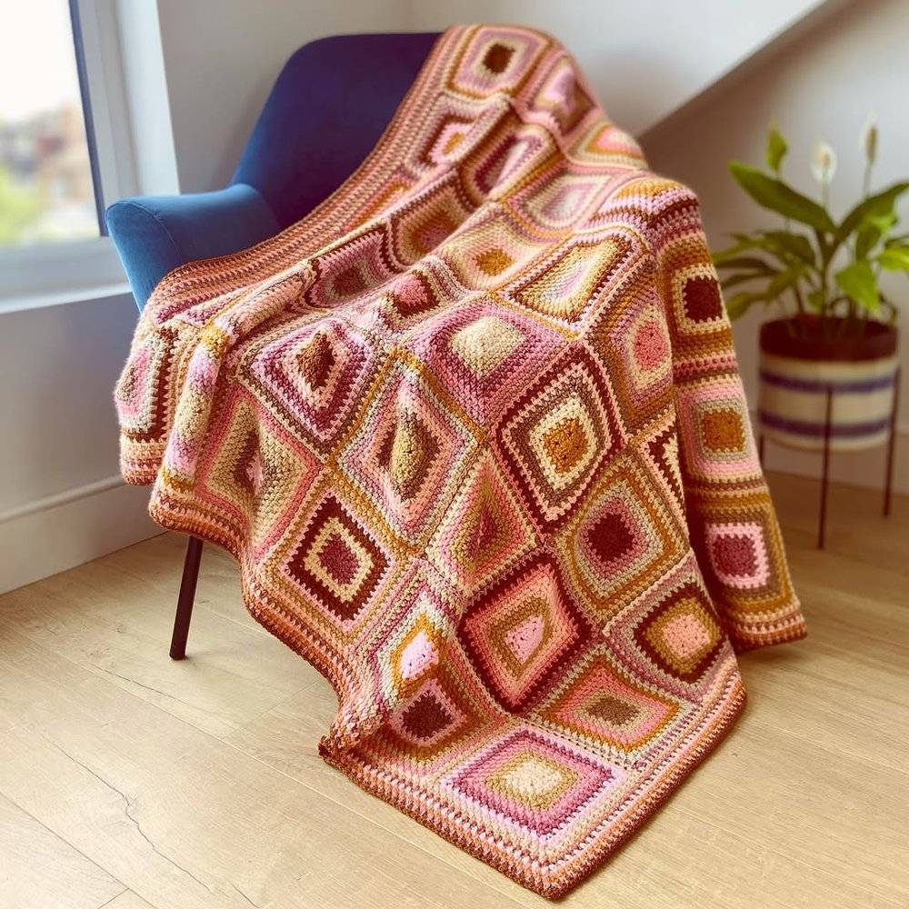 Geometric Diamond Crochet Blanket Project