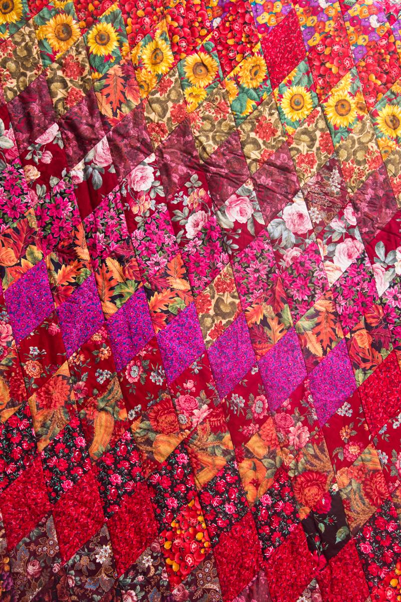 10 Red Kaffe Fassett Quilts Image