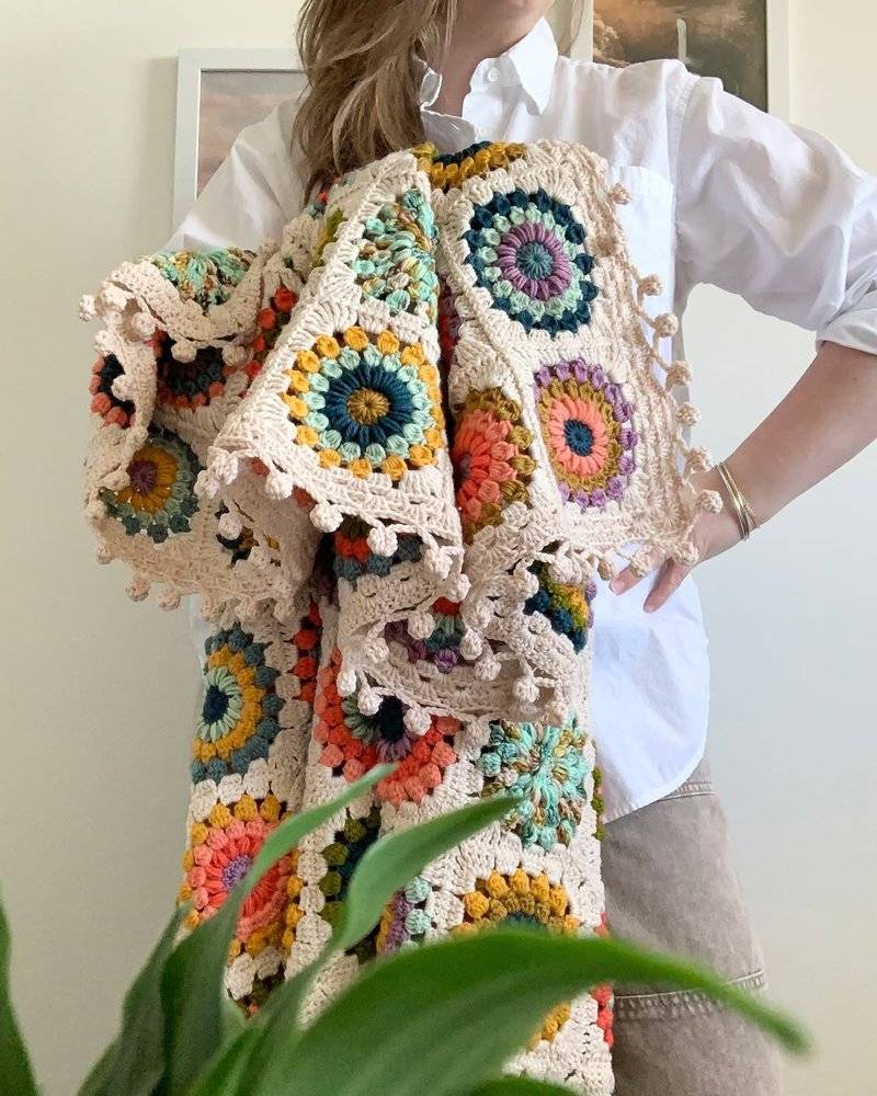 Retro-Inspired Granny Square Crochet Blanket