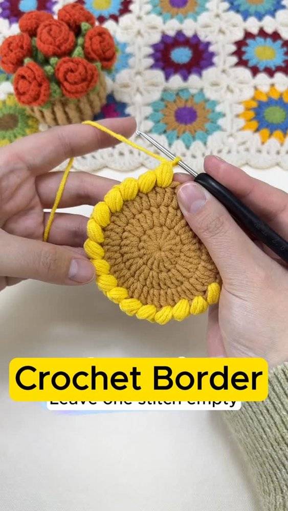 Sunny Crochet Round with Puff Stitch Border