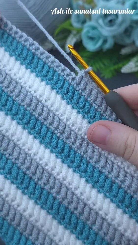 Textured Diagonal Stripe Crochet Scarf Project