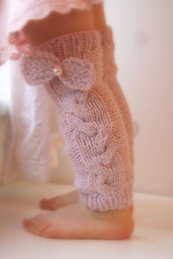 27 DIY Leg Warmers Knitting Patterns Knitted Baby Leg Warmers with Cable Details and Bow Accents