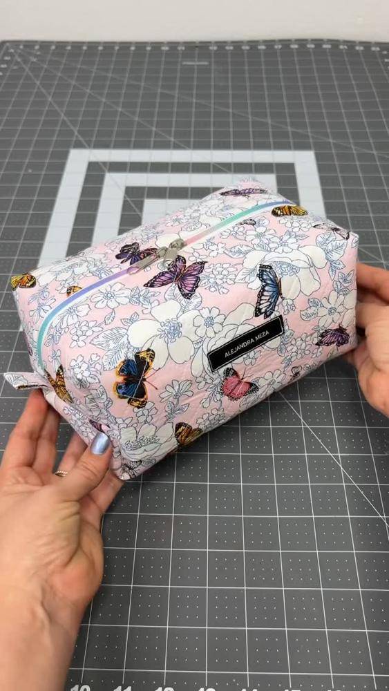 Sweet Butterfly Print Zippered Makeup Bag