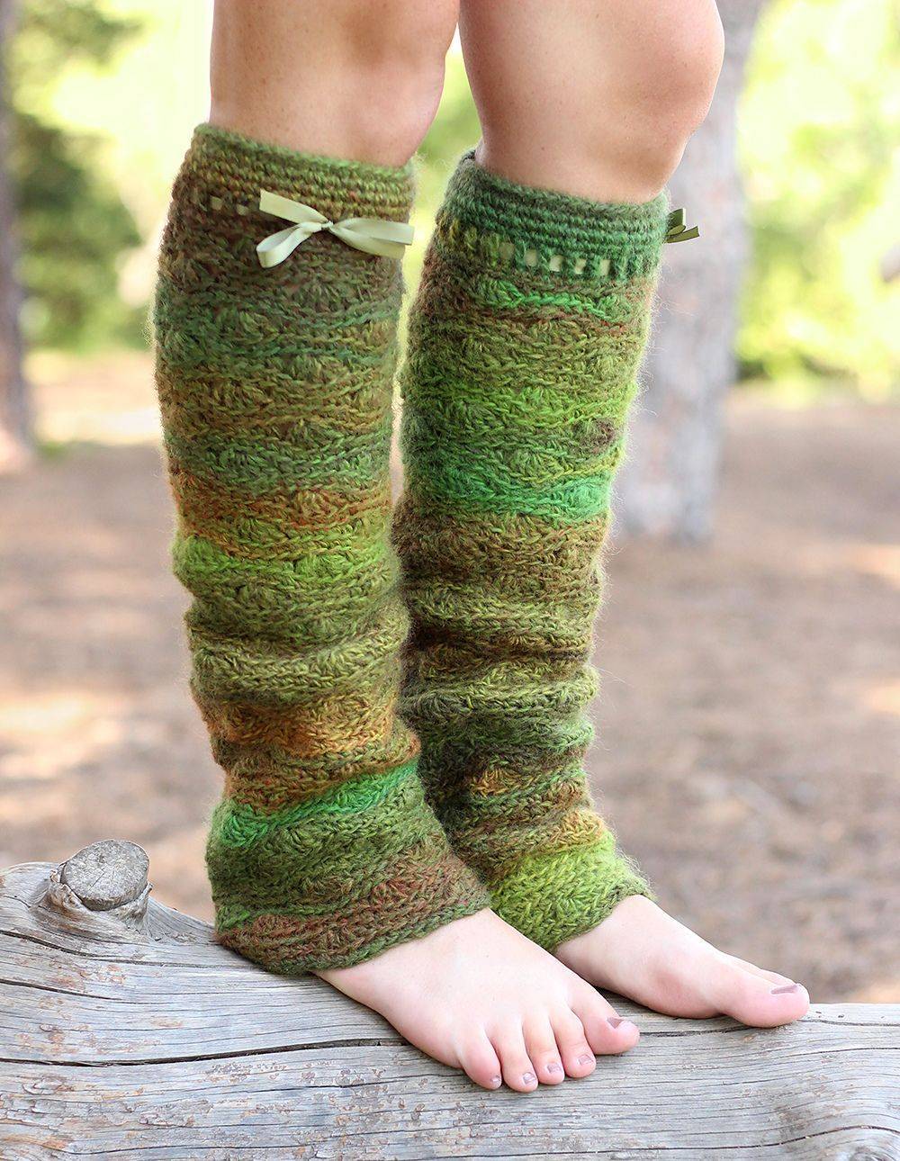 27 DIY Leg Warmers Knitting Patterns Textured Forest Green Knit Leg Warmers