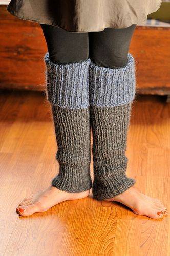 27 DIY Leg Warmers Knitting Patterns Two-Toned Ribbed Knit Leg Warmers