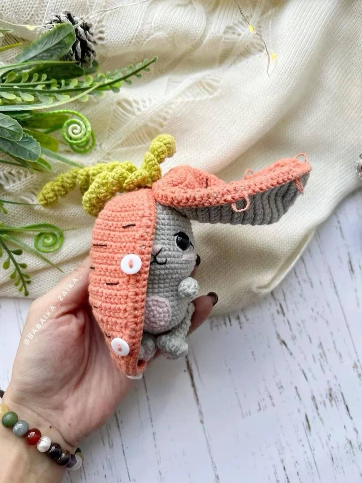 Whimsical Carrot-Themed Crochet Bunny Amigurumi