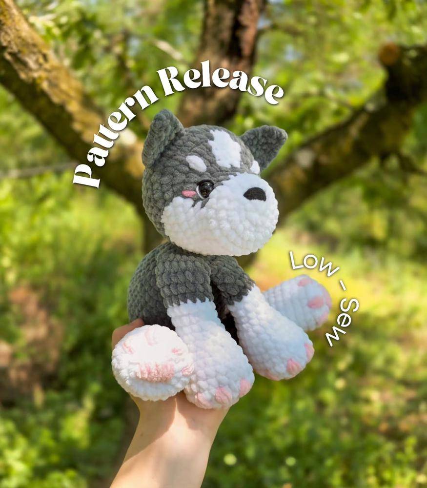 Adorable Amigurumi Husky Plush
