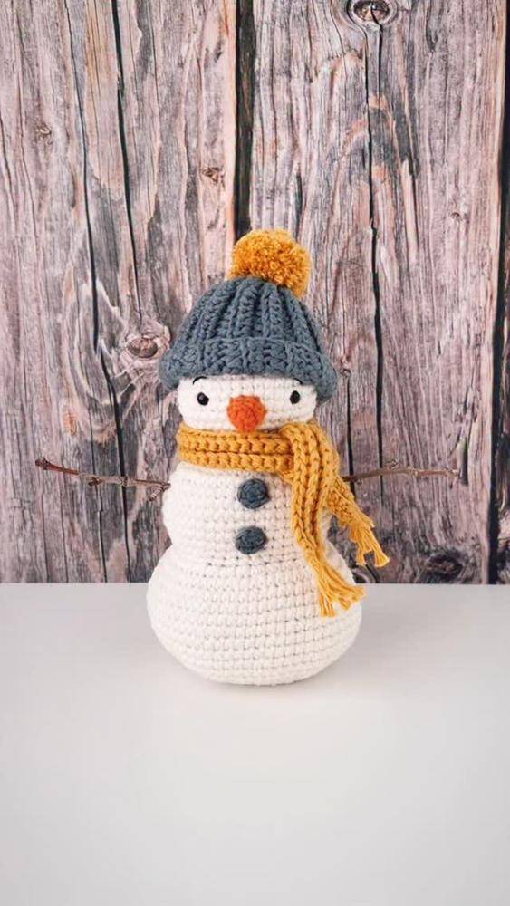 Adorable Crochet Snowman Decor Project