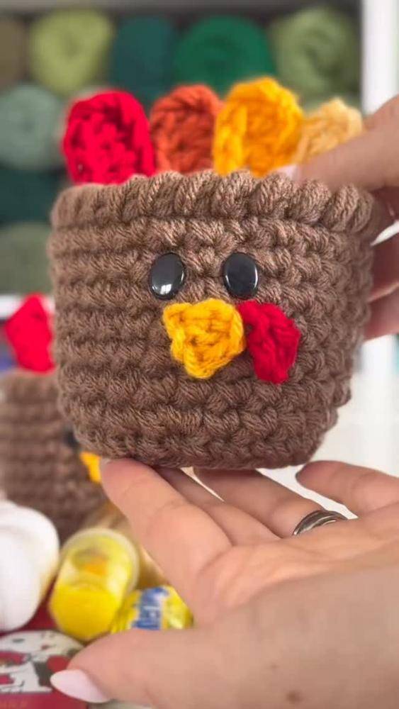 Adorable Crochet Turkey Amigurumi Project