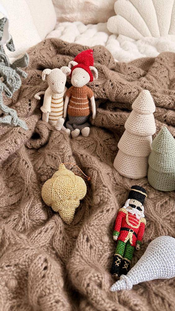Amigurumi Christmas Ornaments and Figures Crochet Project