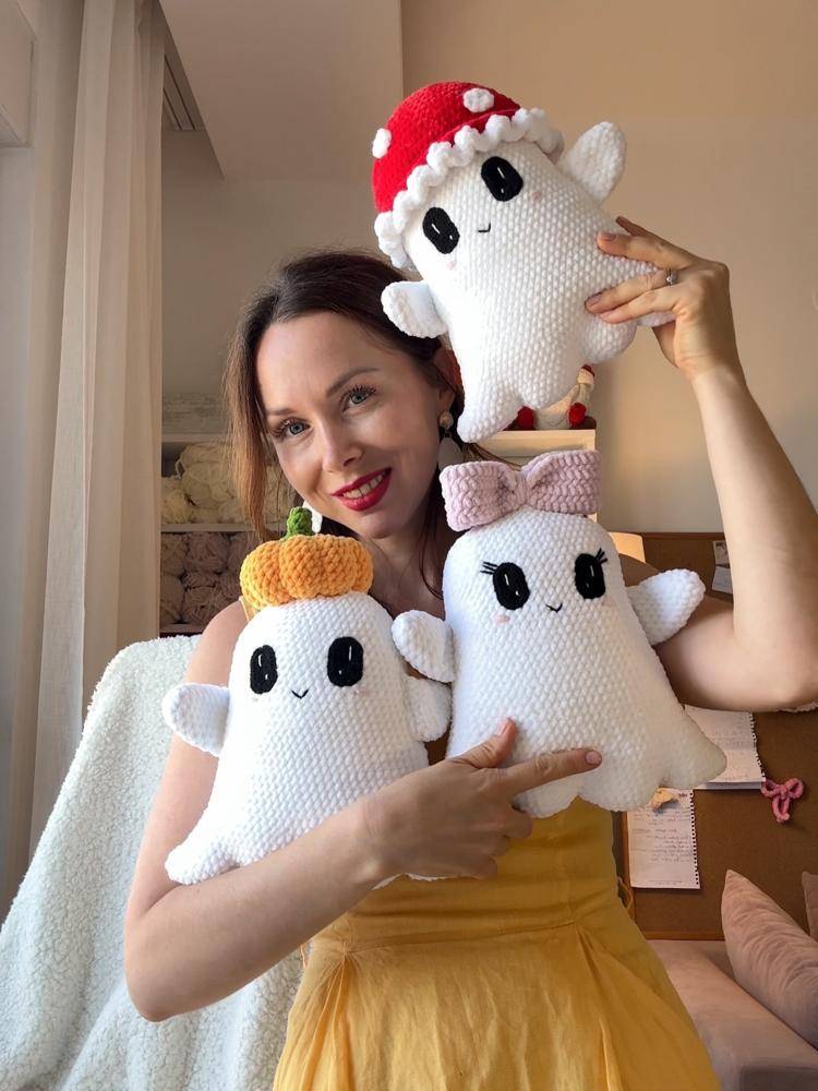 Amigurumi Crochet Ghost Toys with Cute Accessories