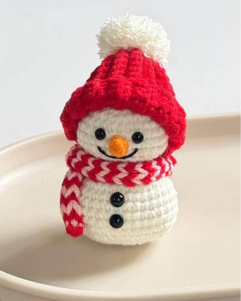 Amigurumi Crochet Snowman with Hat and Scarf