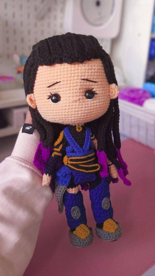 Amigurumi Reyna Character Crochet Doll