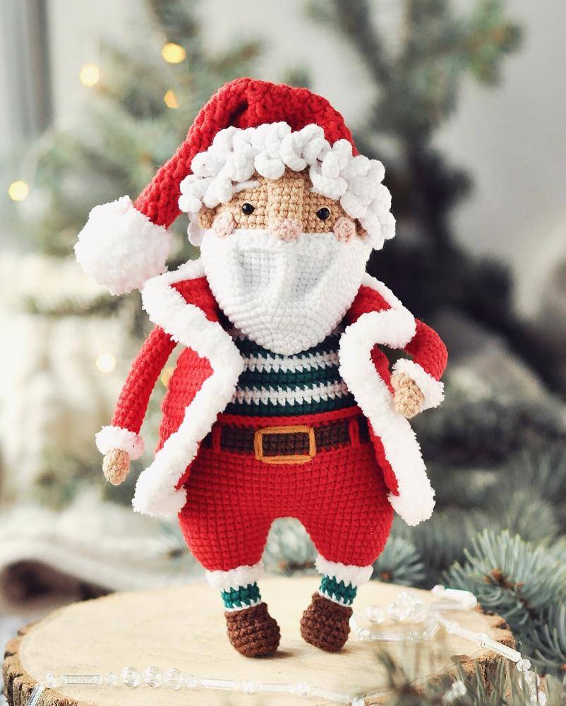 Amigurumi Santa Claus Crochet Figure