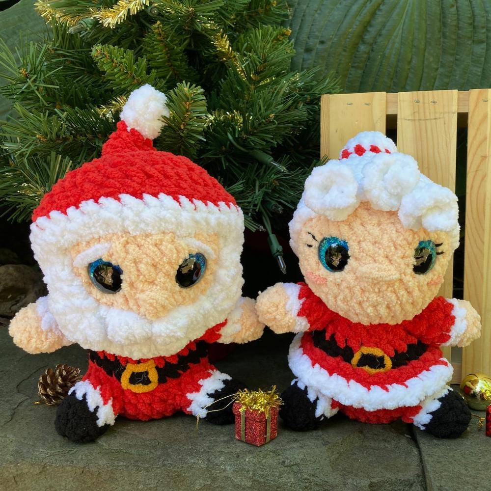 Amigurumi Santa and Mrs. Claus Crochet Dolls