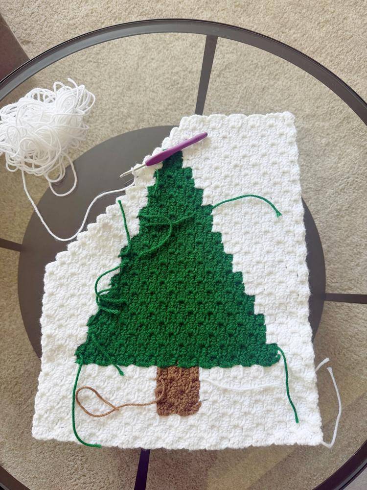 C2C Crochet Christmas Tree Pillow