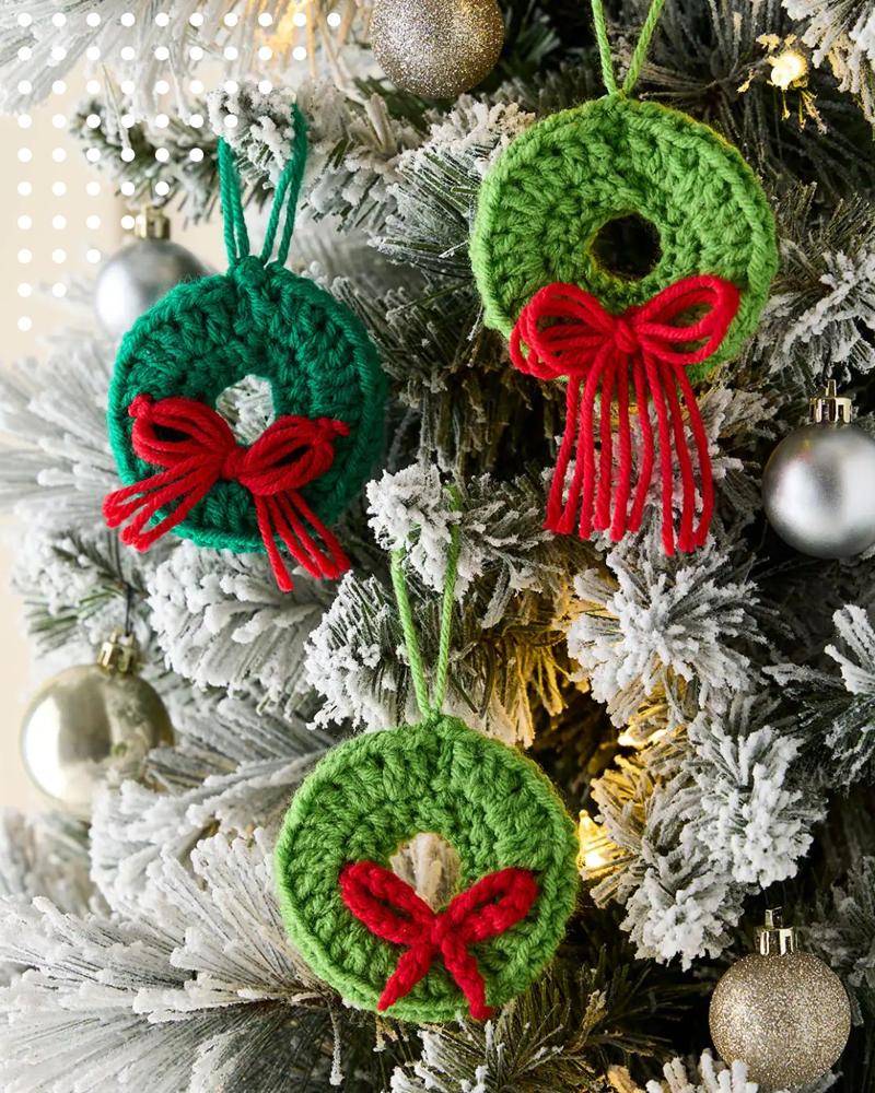 Charming Crochet Christmas Wreath Ornaments