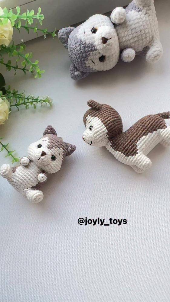 Charming Crochet Husky Amigurumi Duo