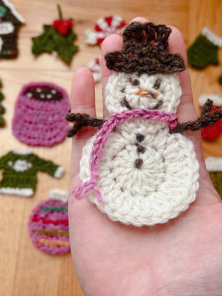 Charming Crochet Snowman Christmas Applique